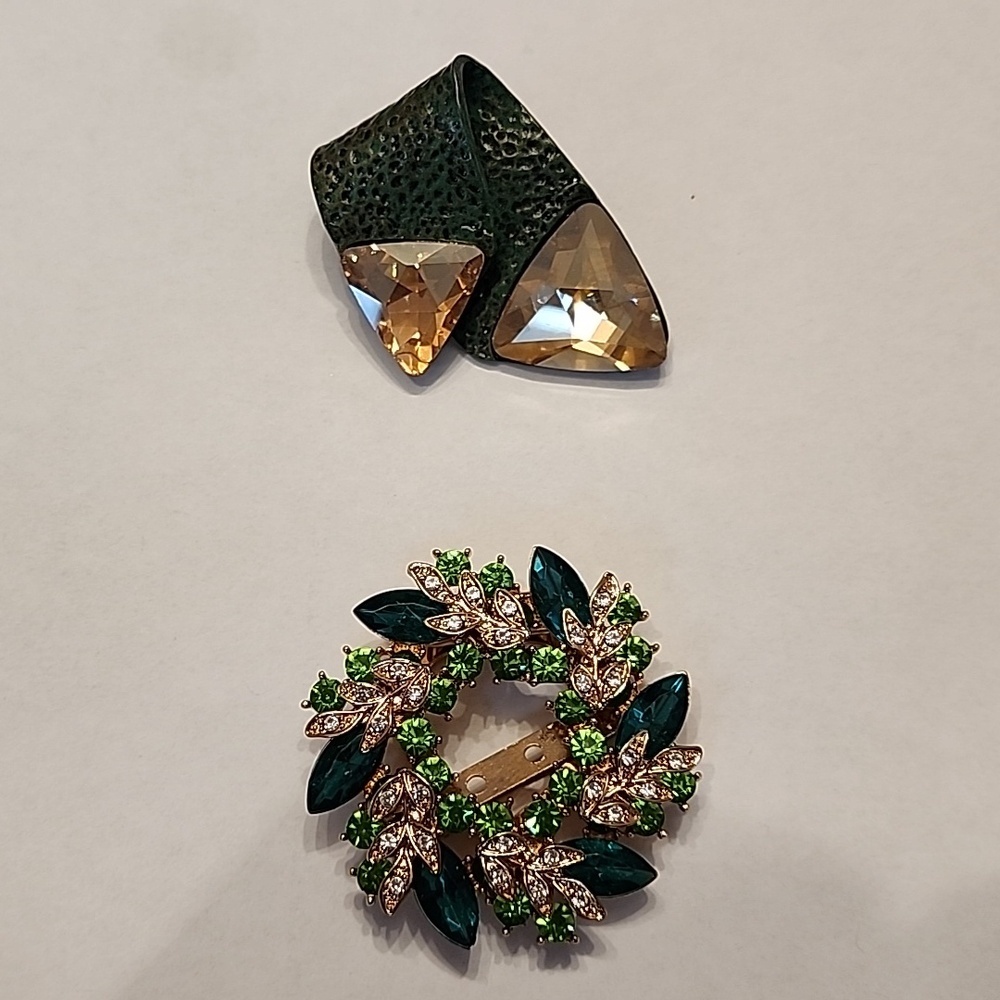 Brooches - Picture 2 of 2